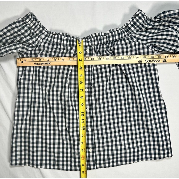 Abercrombie and Fitch Off the Shoulder Shirt Black White Gingham MEDIUM‎ - Picture 7 of 10